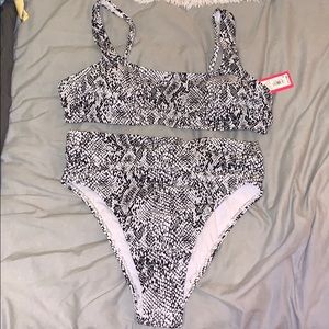 Black and white high wasted bikini